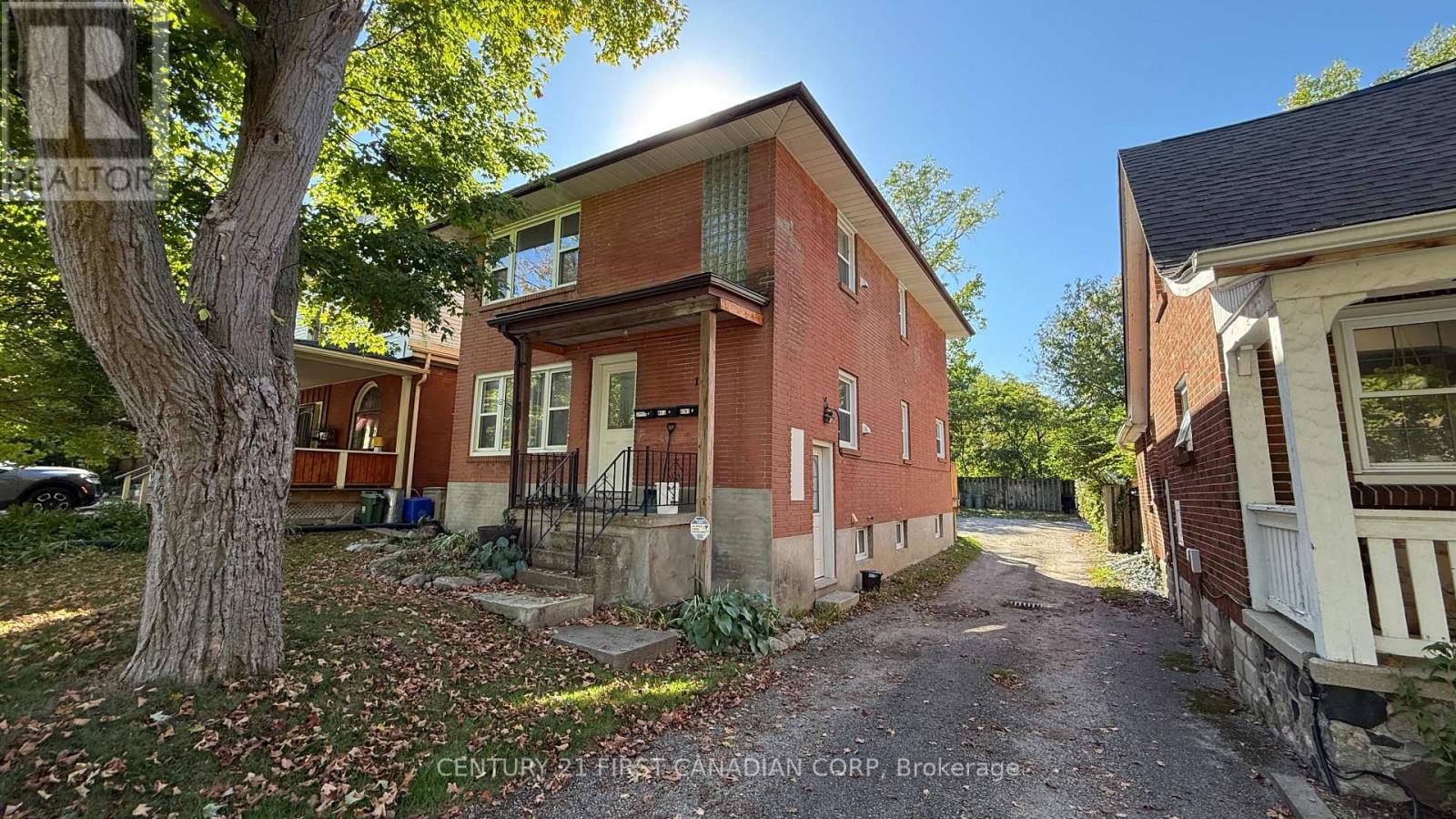 Upper Apartment - 17 Carfrae Crescent, London South, Ontario  N6C 4A8 - Photo 3 - X12433788