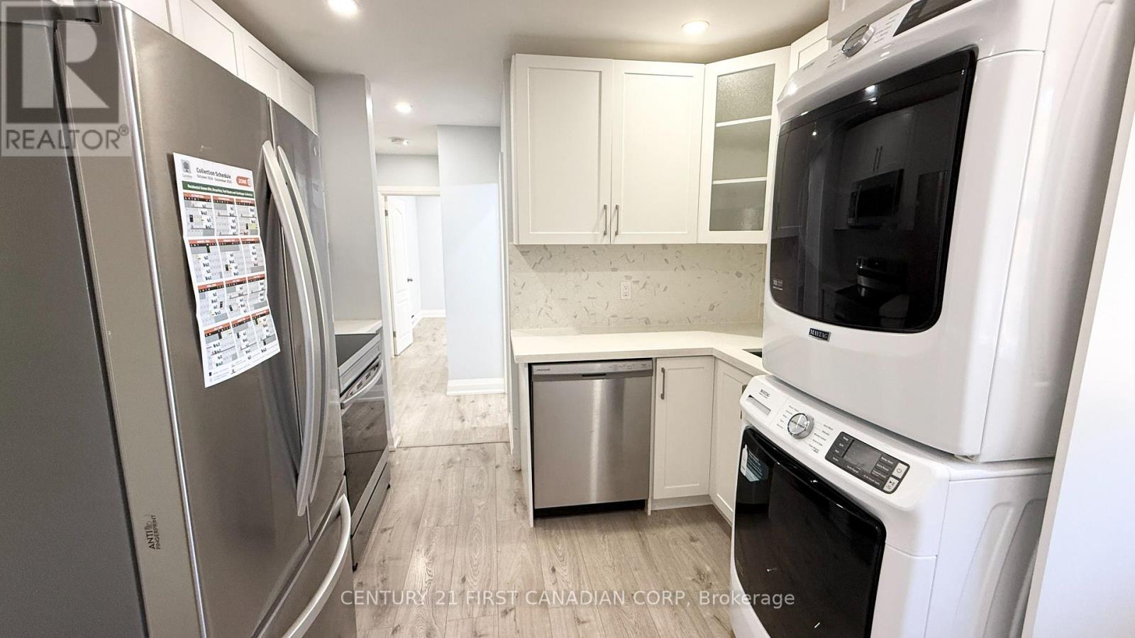 Upper Apartment - 17 Carfrae Crescent, London South, Ontario  N6C 4A8 - Photo 8 - X12433788