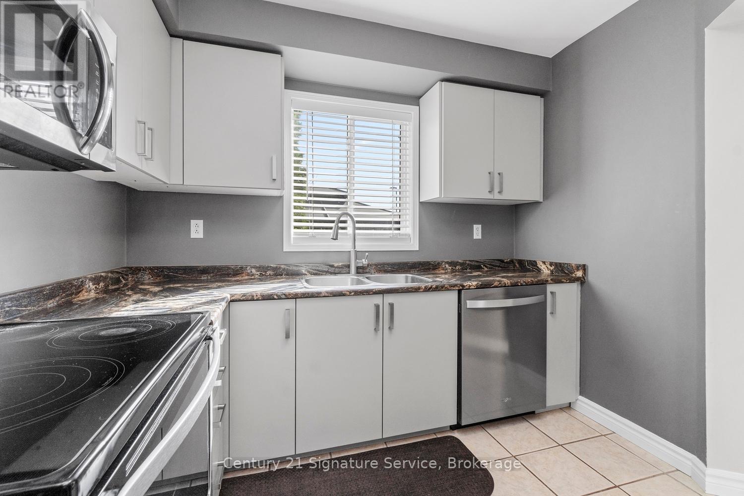 5140 Lampman Avenue, Burlington (Uptown), Ontario  L7L 6K1 - Photo 11 - W12433713