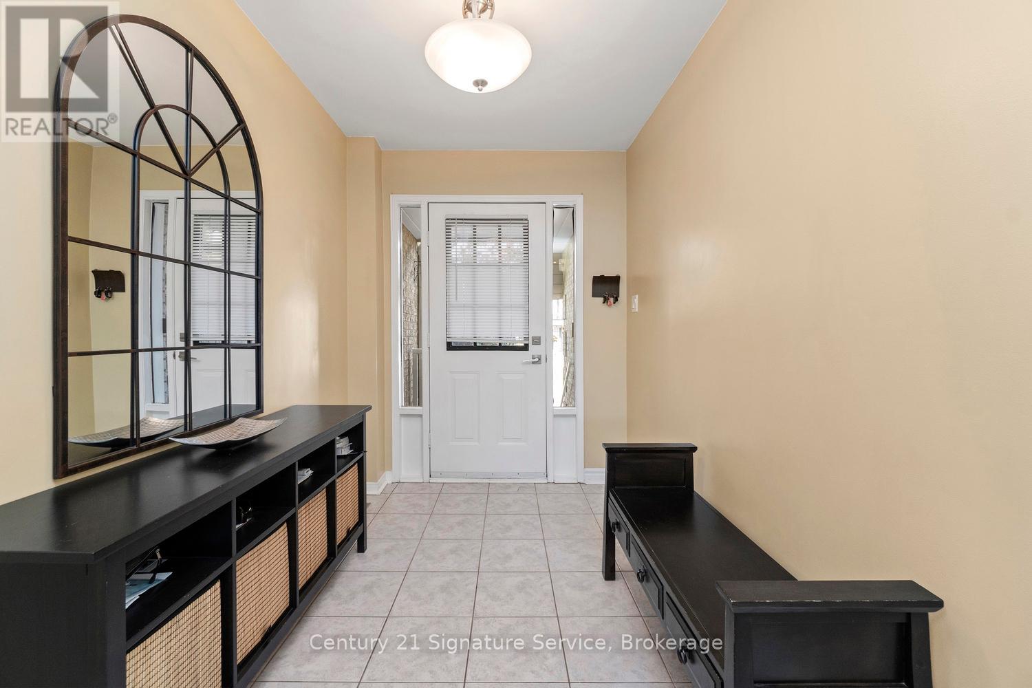 5140 Lampman Avenue, Burlington (Uptown), Ontario  L7L 6K1 - Photo 2 - W12433713