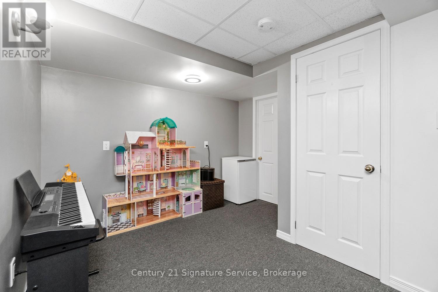 5140 Lampman Avenue, Burlington (Uptown), Ontario  L7L 6K1 - Photo 21 - W12433713