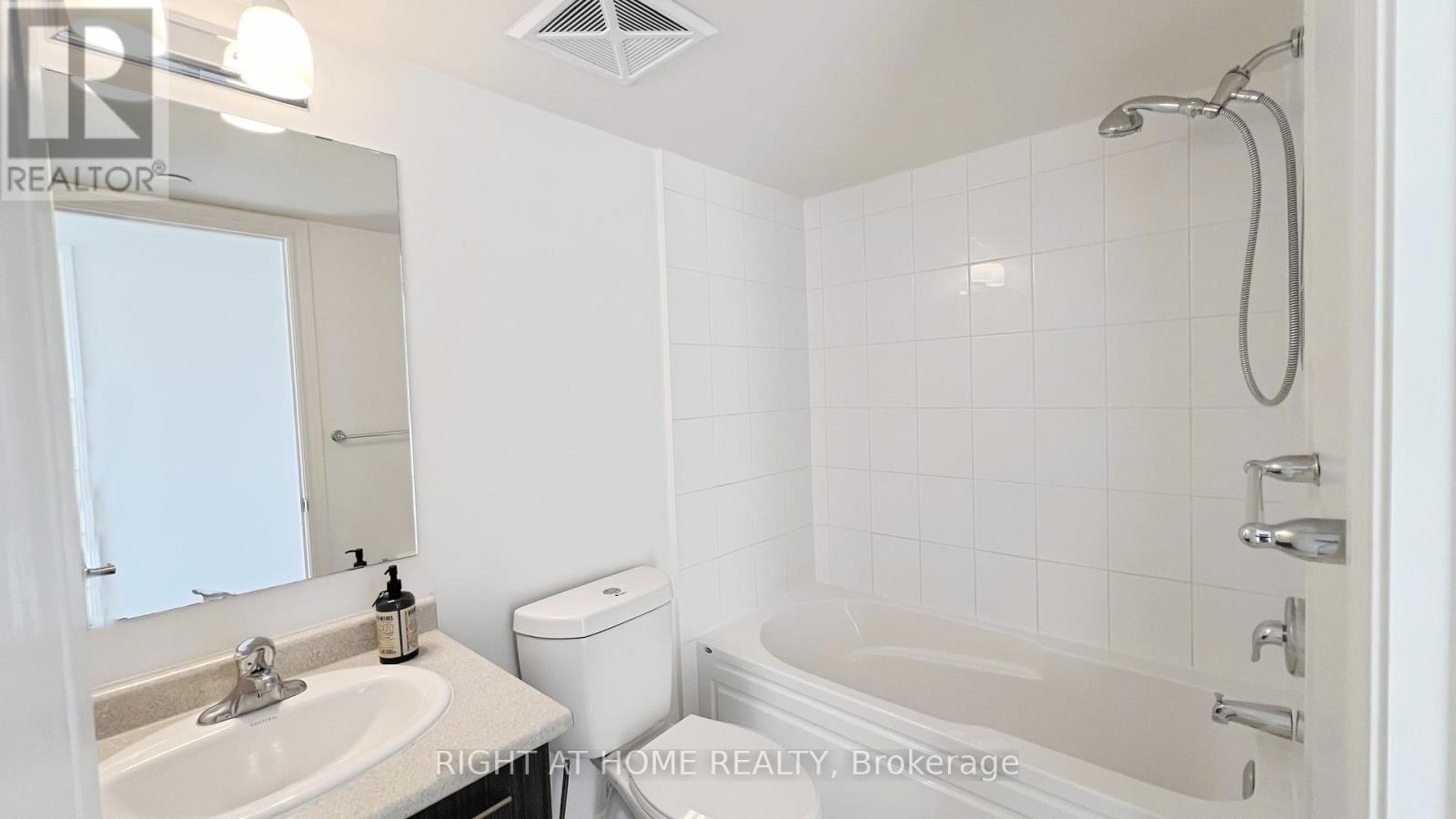 26 - 115 Long Branch Avenue, Toronto, Ontario  M8W 0A9 - Photo 8 - W12433718