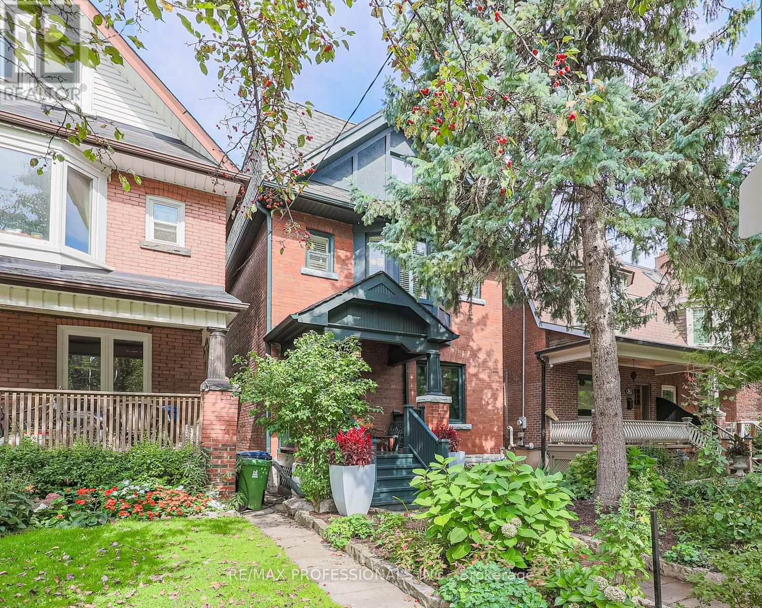 18 CONSTANCE STREET, Toronto, Ontario