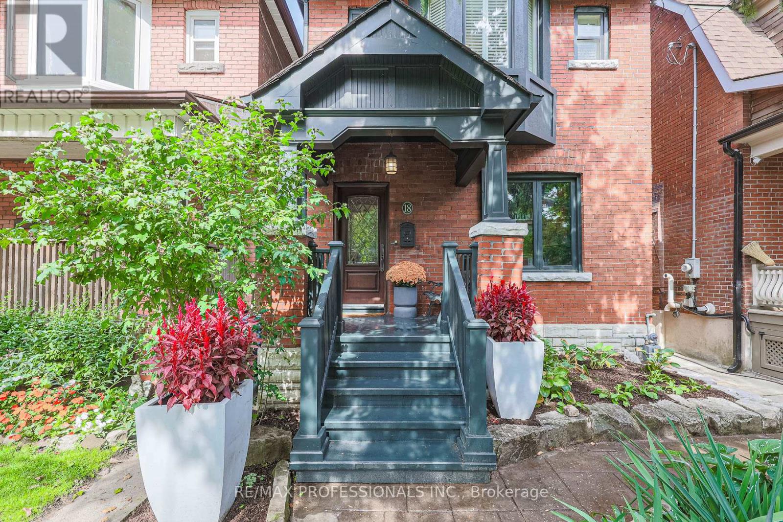 18 Constance Street, Toronto, Ontario  M6R 1S4 - Photo 2 - W12433719