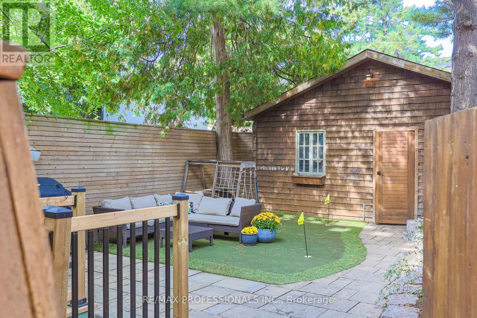 18 Constance Street, Toronto, Ontario  M6R 1S4 - Photo 36 - W12433719