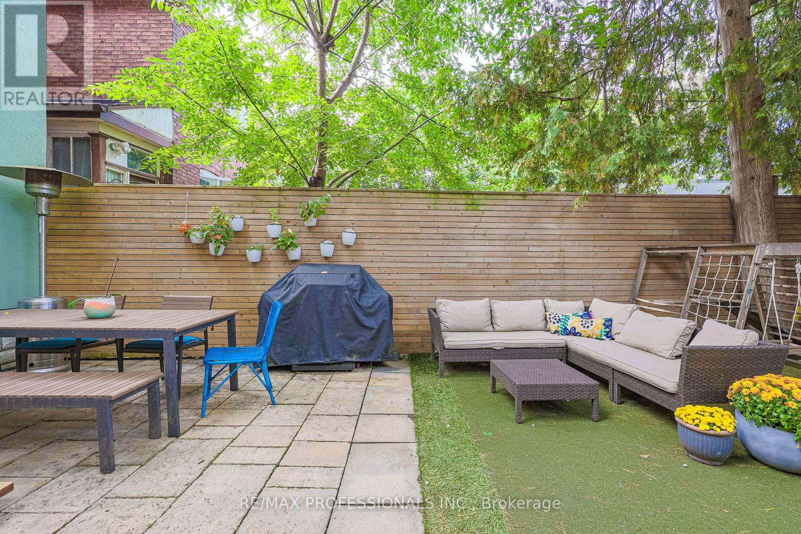 18 Constance Street, Toronto, Ontario  M6R 1S4 - Photo 38 - W12433719