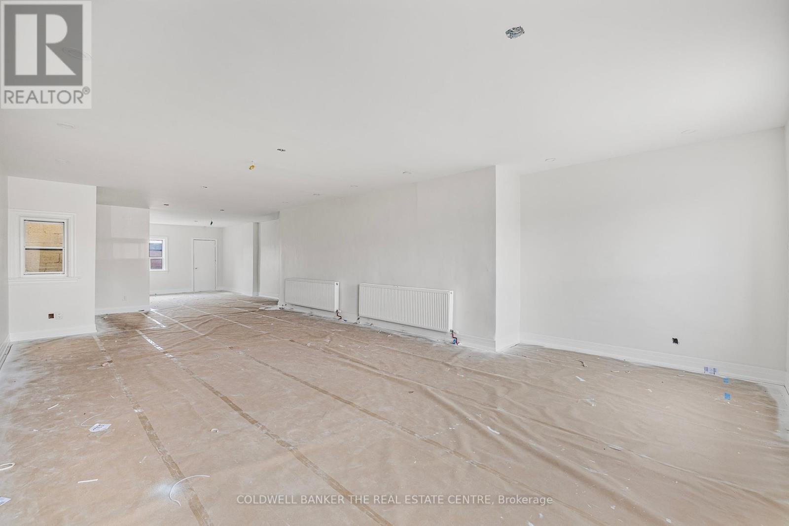 2a - 2242 Eglinton Avenue, Toronto, Ontario  M6E 2L3 - Photo 9 - W12433730
