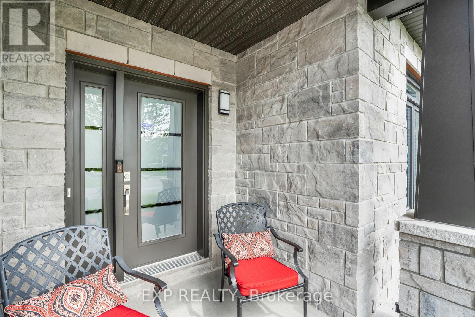 42 Granite Street, Clarence-Rockland, Ontario  K4K 0H8 - Photo 3 - X12433752