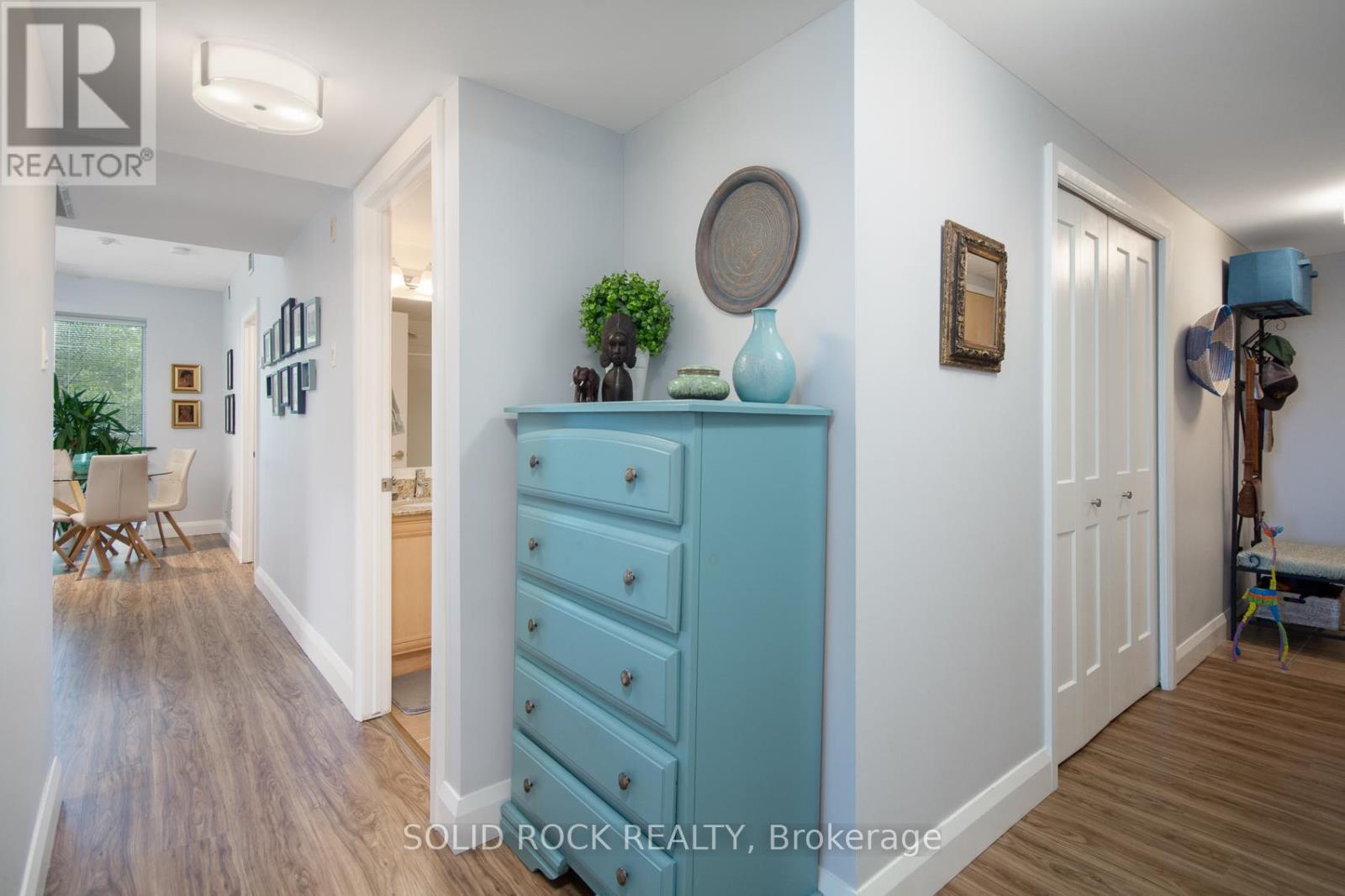 210 - 200 Lett Street, Ottawa, Ontario  K1R 0A7 - Photo 10 - X12433775