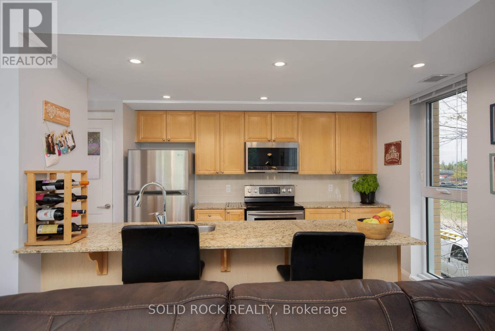 210 - 200 Lett Street, Ottawa, Ontario  K1R 0A7 - Photo 15 - X12433775