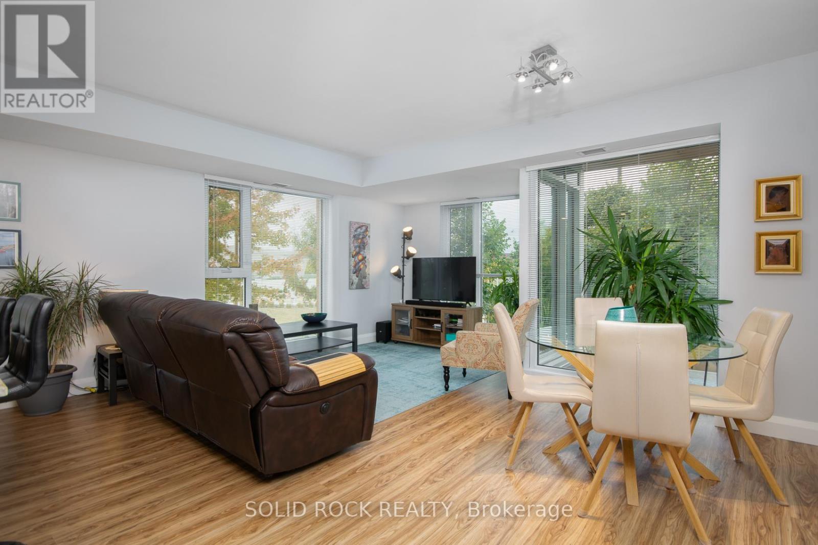 210 - 200 Lett Street, Ottawa, Ontario  K1R 0A7 - Photo 19 - X12433775