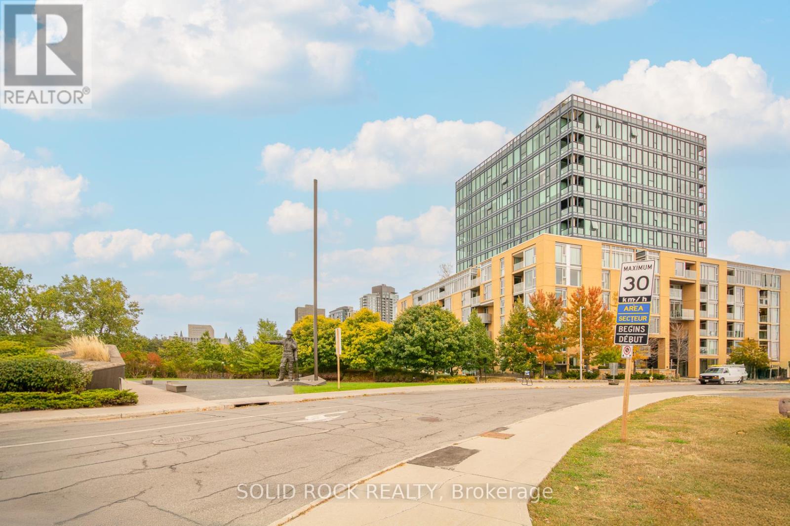 210 - 200 Lett Street, Ottawa, Ontario  K1R 0A7 - Photo 2 - X12433775