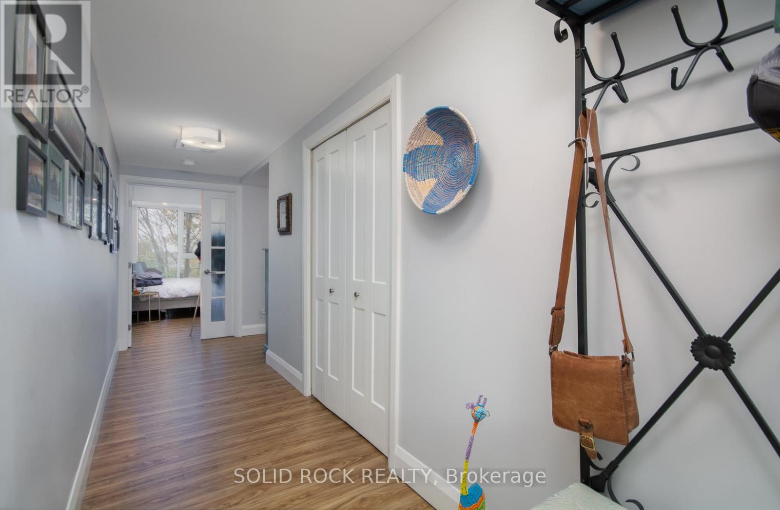210 - 200 Lett Street, Ottawa, Ontario  K1R 0A7 - Photo 6 - X12433775
