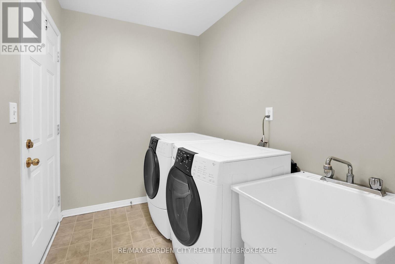 176 Beckett Crescent, Pelham (Fonthill), Ontario  L0S 1E4 - Photo 19 - X12433750