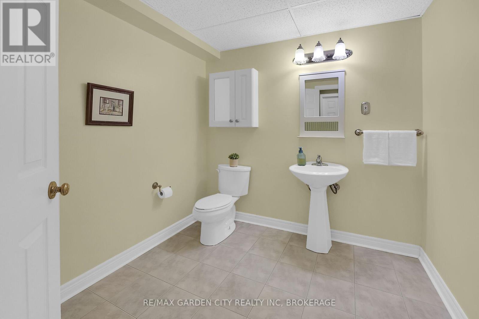 176 Beckett Crescent, Pelham (Fonthill), Ontario  L0S 1E4 - Photo 20 - X12433750