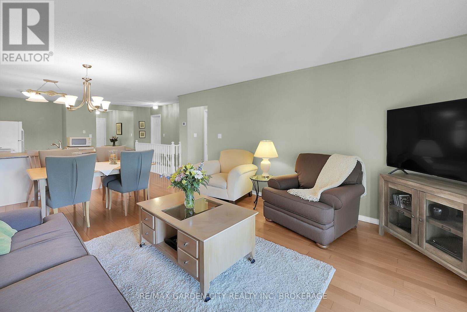 176 Beckett Crescent, Pelham (Fonthill), Ontario  L0S 1E4 - Photo 9 - X12433750