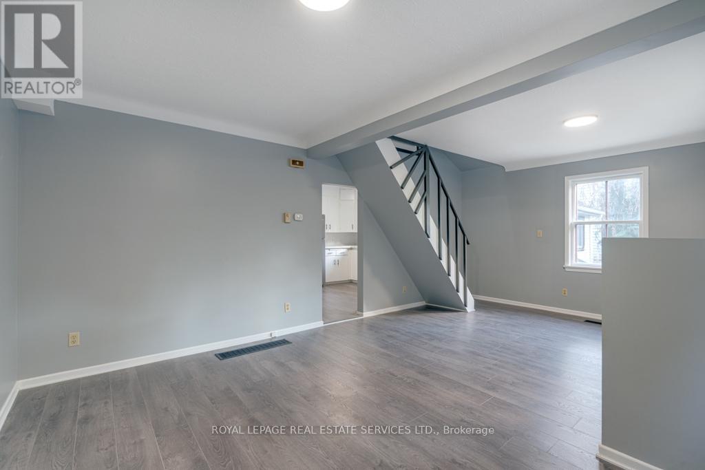 120 Page Street, St. Catharines, Ontario  L2R 4A9 - Photo 7 - X12433709