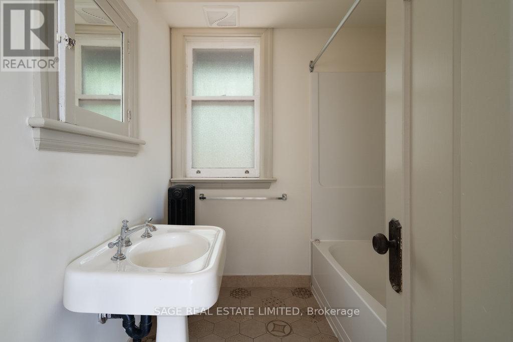 36 Mountwood Avenue, Hamilton, Ontario  L8N 2G9 - Photo 29 - X12433721