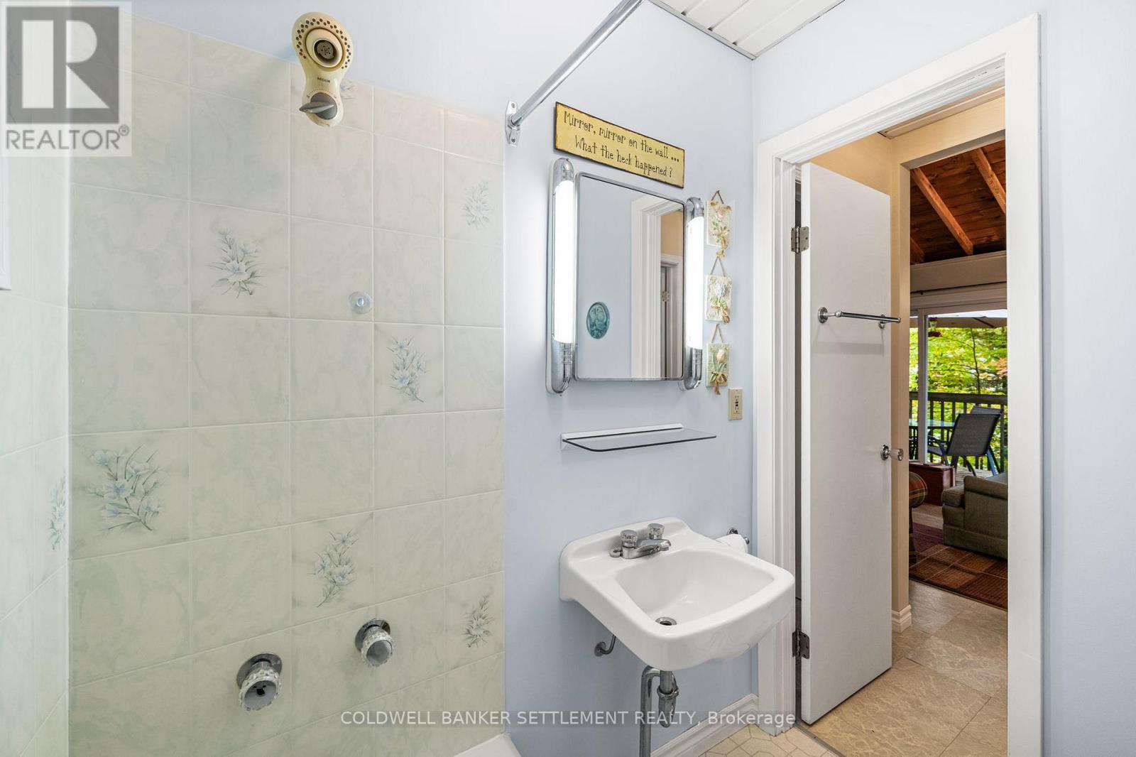 120 Upper Lake Lane, South Frontenac, Ontario  K0H 1T0 - Photo 31 - X12433770