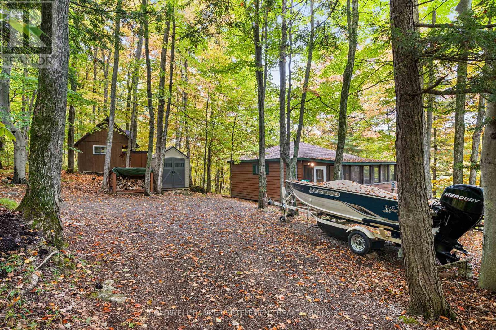 120 Upper Lake Lane, South Frontenac, Ontario  K0H 1T0 - Photo 7 - X12433770