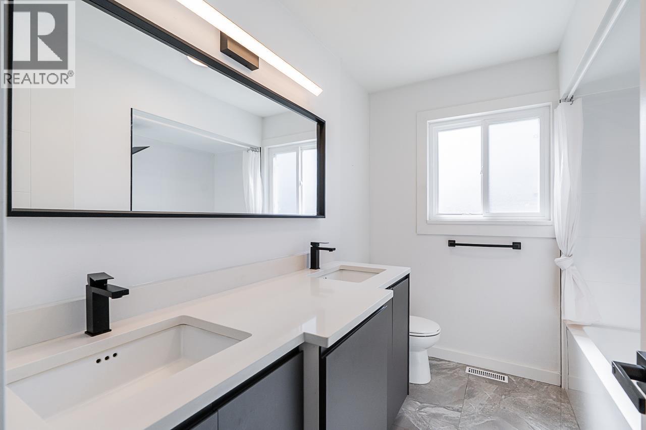4346 Dundas Street, Burnaby, British Columbia  V5C 1B3 - Photo 25 - R3053112