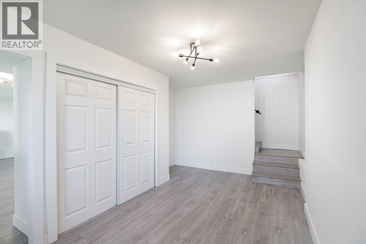 4346 Dundas Street, Burnaby, British Columbia  V5C 1B3 - Photo 5 - R3053112