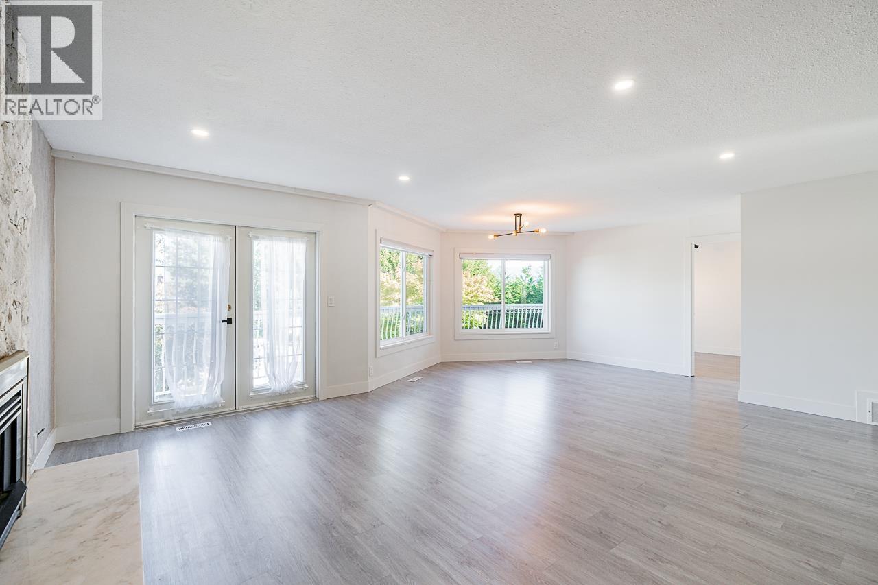 4346 Dundas Street, Burnaby, British Columbia  V5C 1B3 - Photo 9 - R3053112