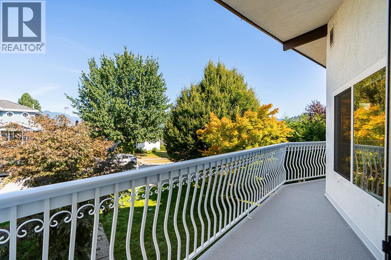 4346 Dundas Street, Burnaby, British Columbia  V5C 1B3 - Photo 10 - R3053112
