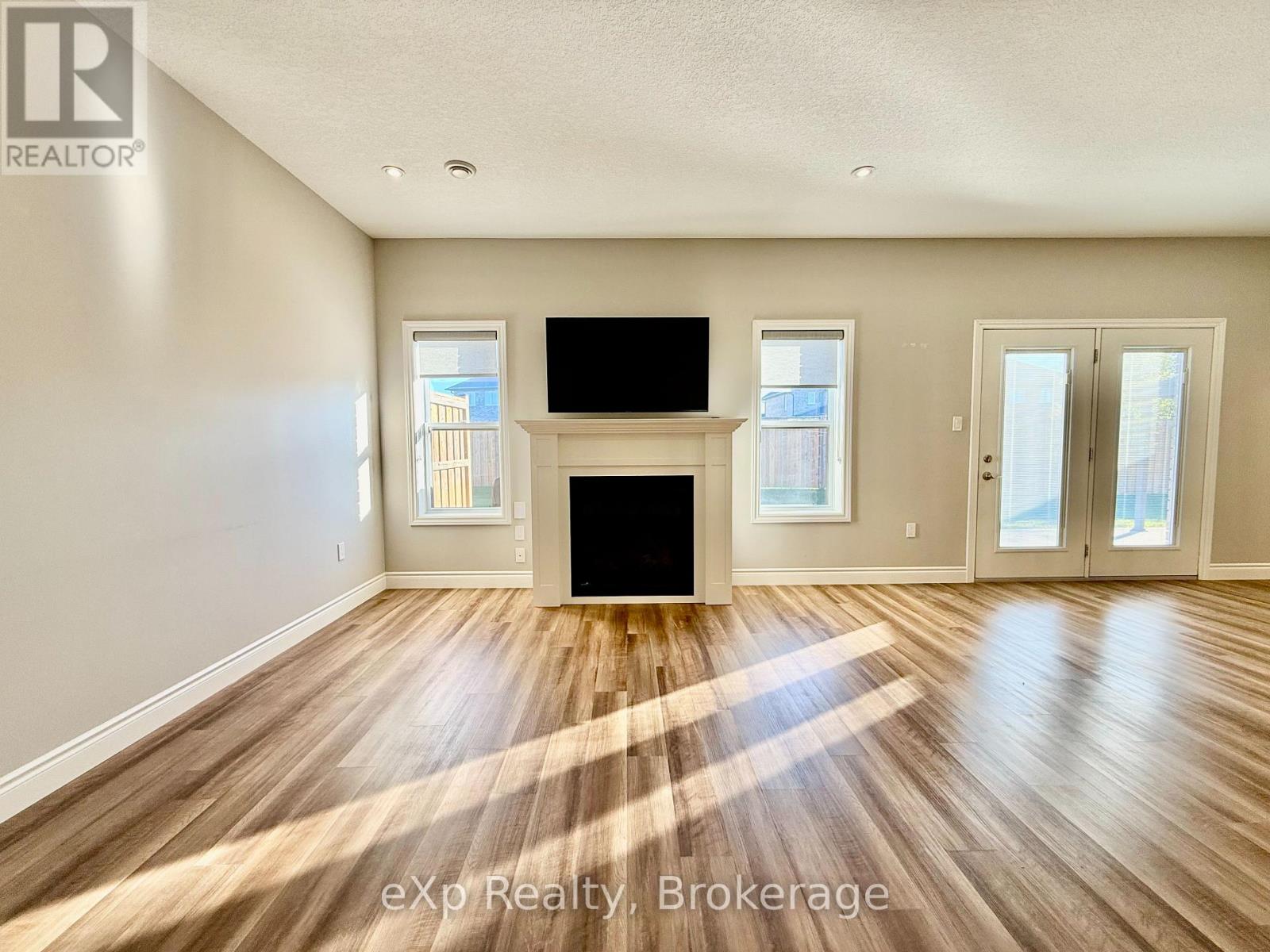 4 - 1050 Waterloo Street, Saugeen Shores, Ontario  N0H 2C3 - Photo 5 - X12433692