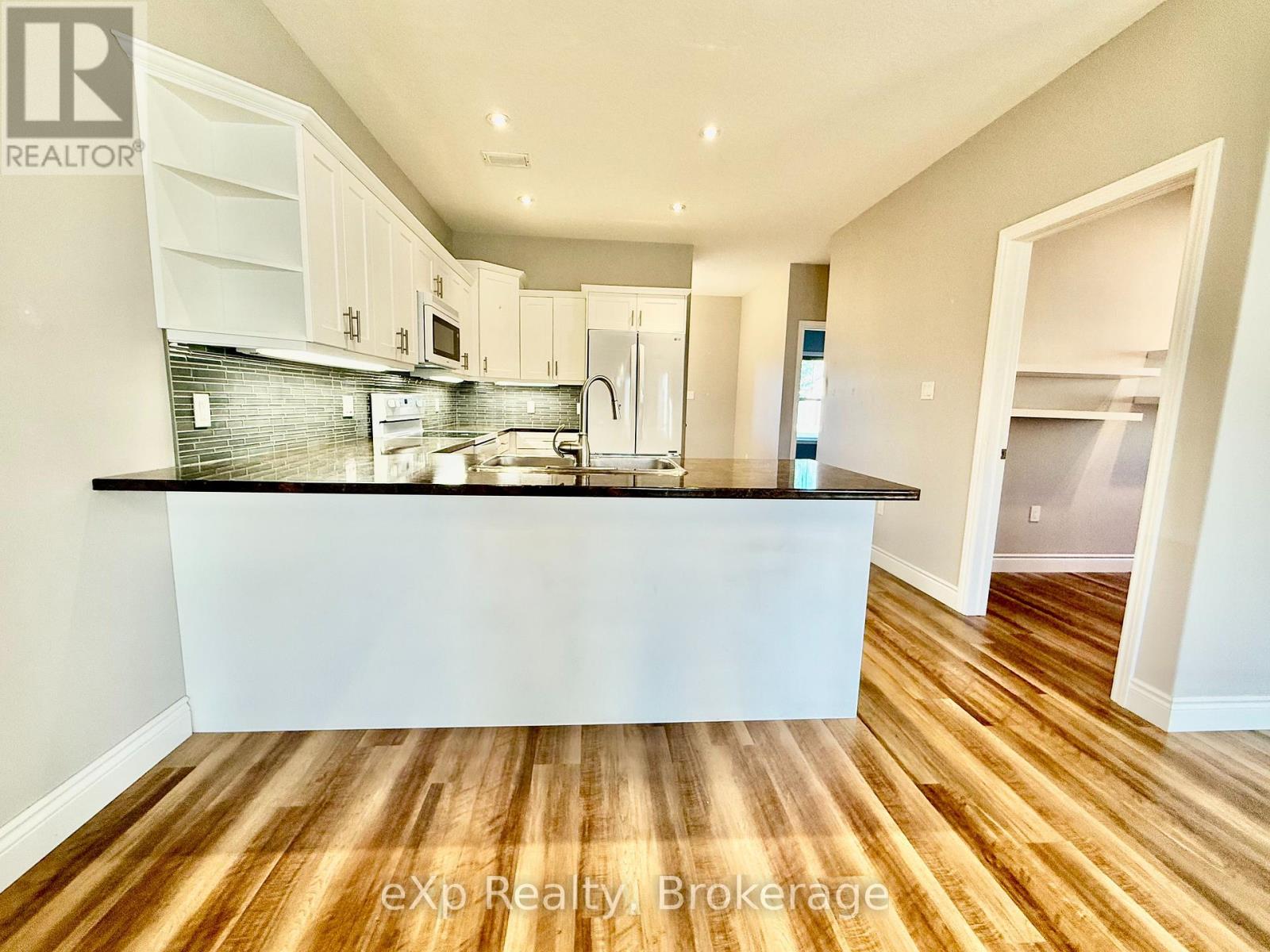 4 - 1050 Waterloo Street, Saugeen Shores, Ontario  N0H 2C3 - Photo 7 - X12433692