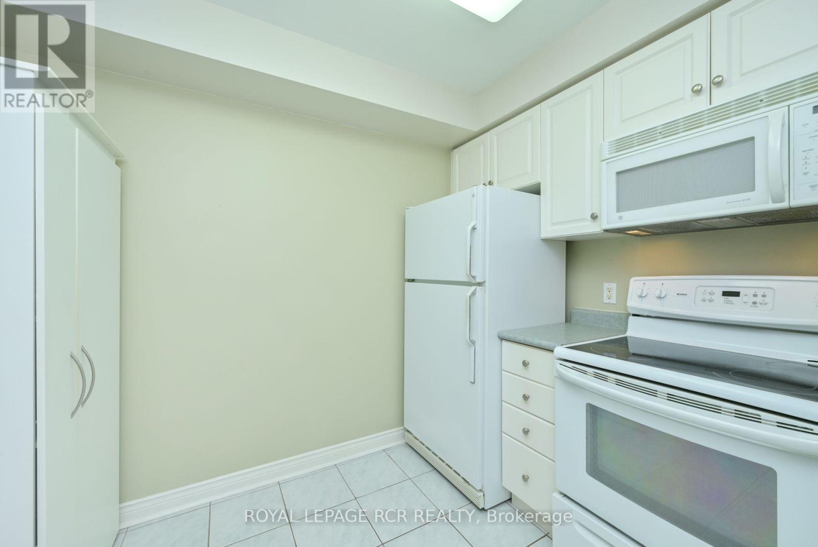 214 - 4 Briar Hill Heights, New Tecumseth, Ontario  L9R 1Z7 - Photo 11 - N12377395