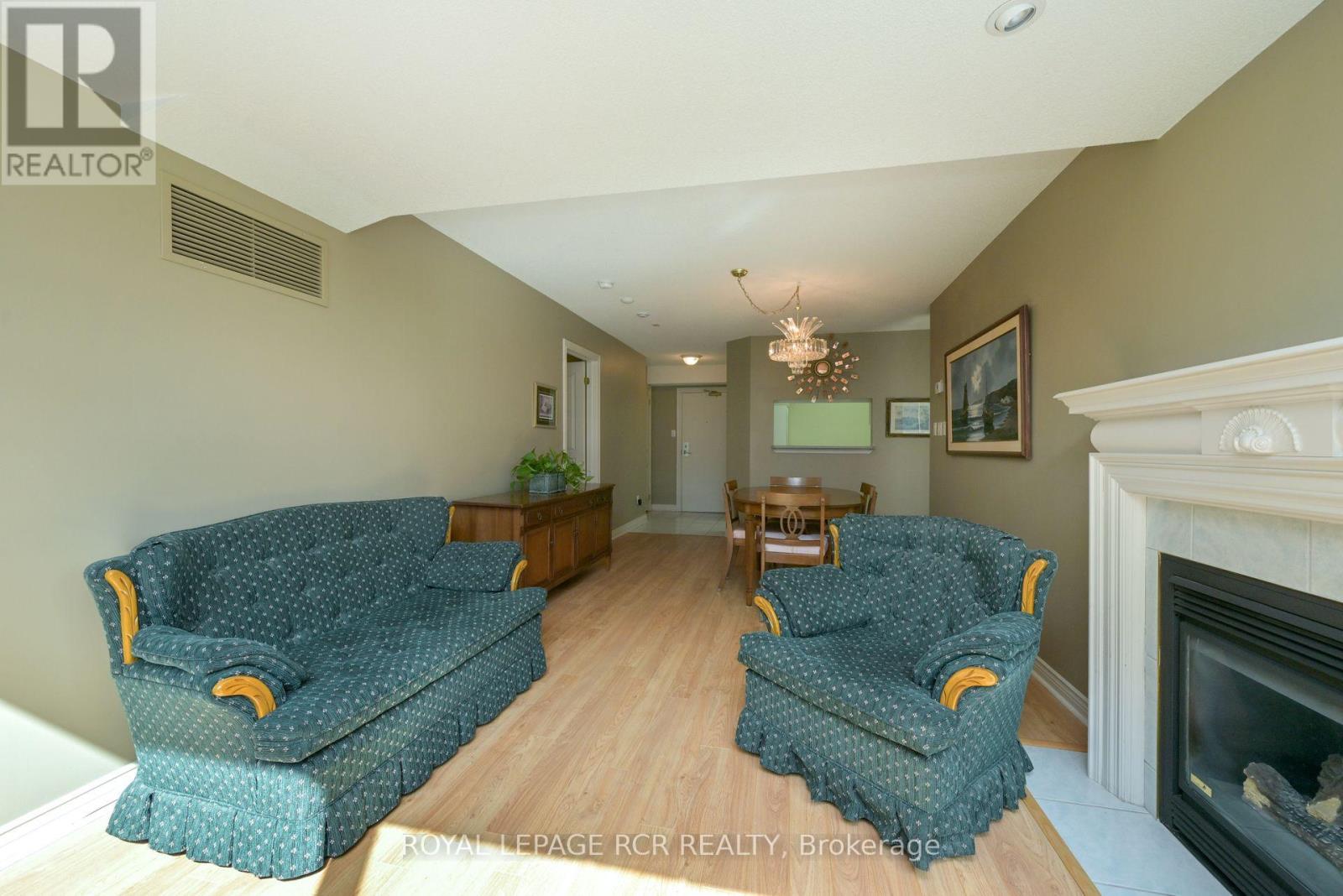 214 - 4 Briar Hill Heights, New Tecumseth, Ontario  L9R 1Z7 - Photo 17 - N12377395