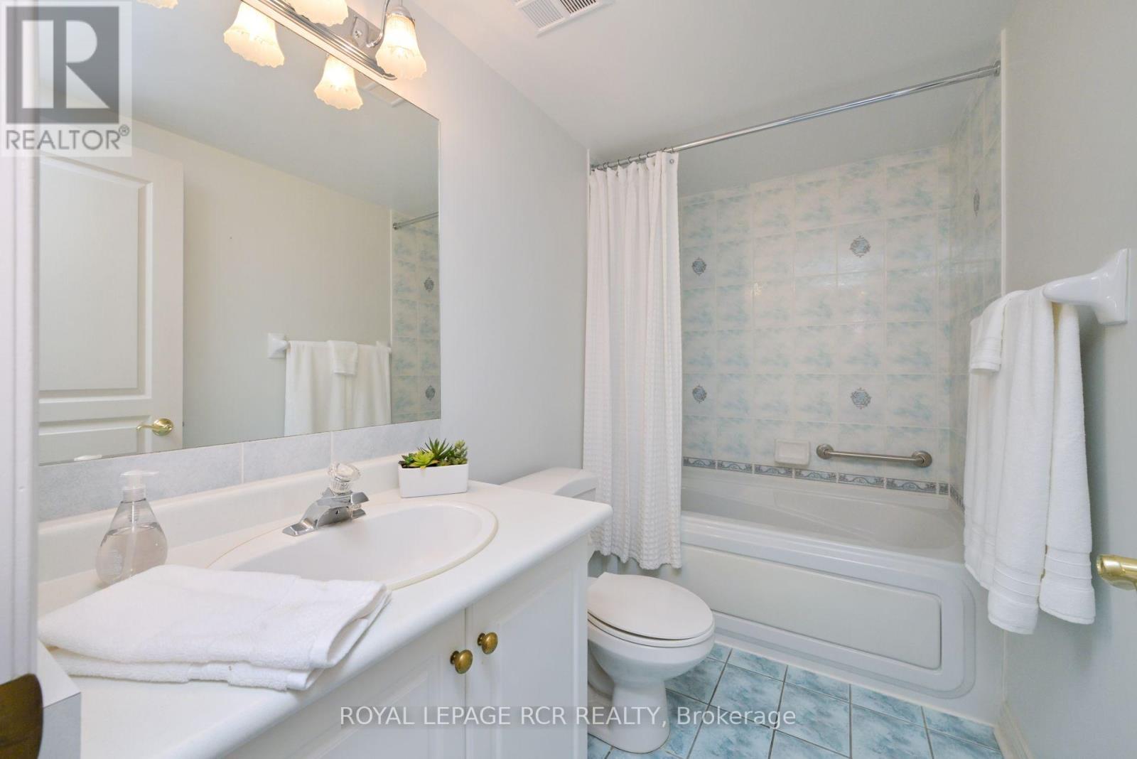 214 - 4 Briar Hill Heights, New Tecumseth, Ontario  L9R 1Z7 - Photo 21 - N12377395