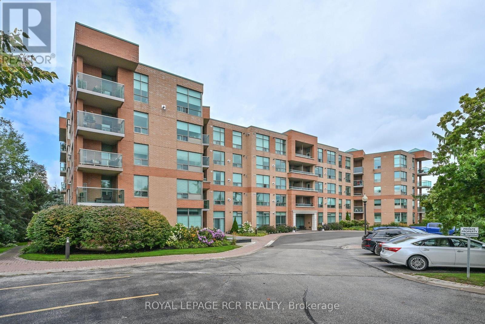 214 - 4 BRIAR HILL HEIGHTS, New Tecumseth, Ontario