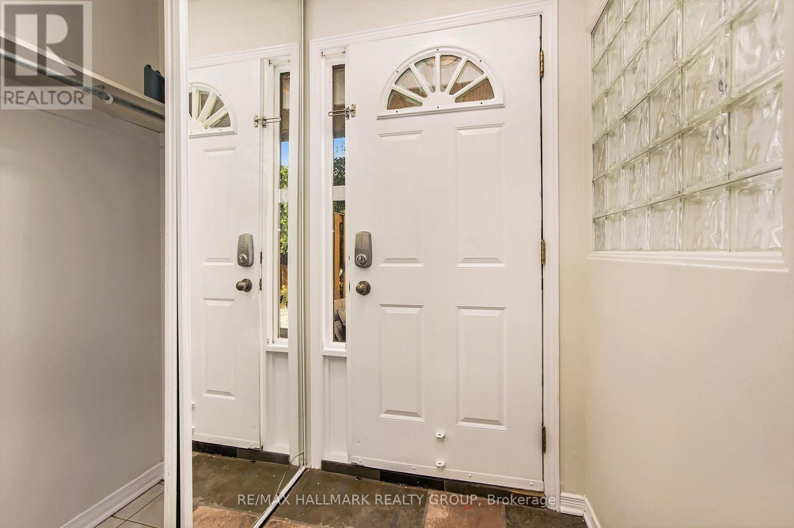 120 Royalton Private, Ottawa, Ontario  K1V 9S3 - Photo 3 - X12390420