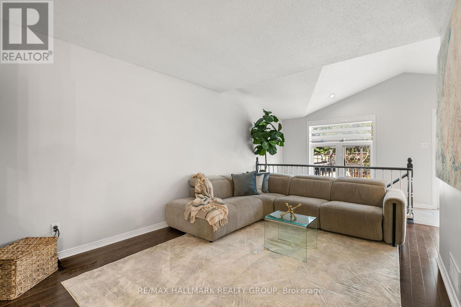 31 Saddlesmith Circle, Ottawa, Ontario  K2M 2Y8 - Photo 6 - X12380179