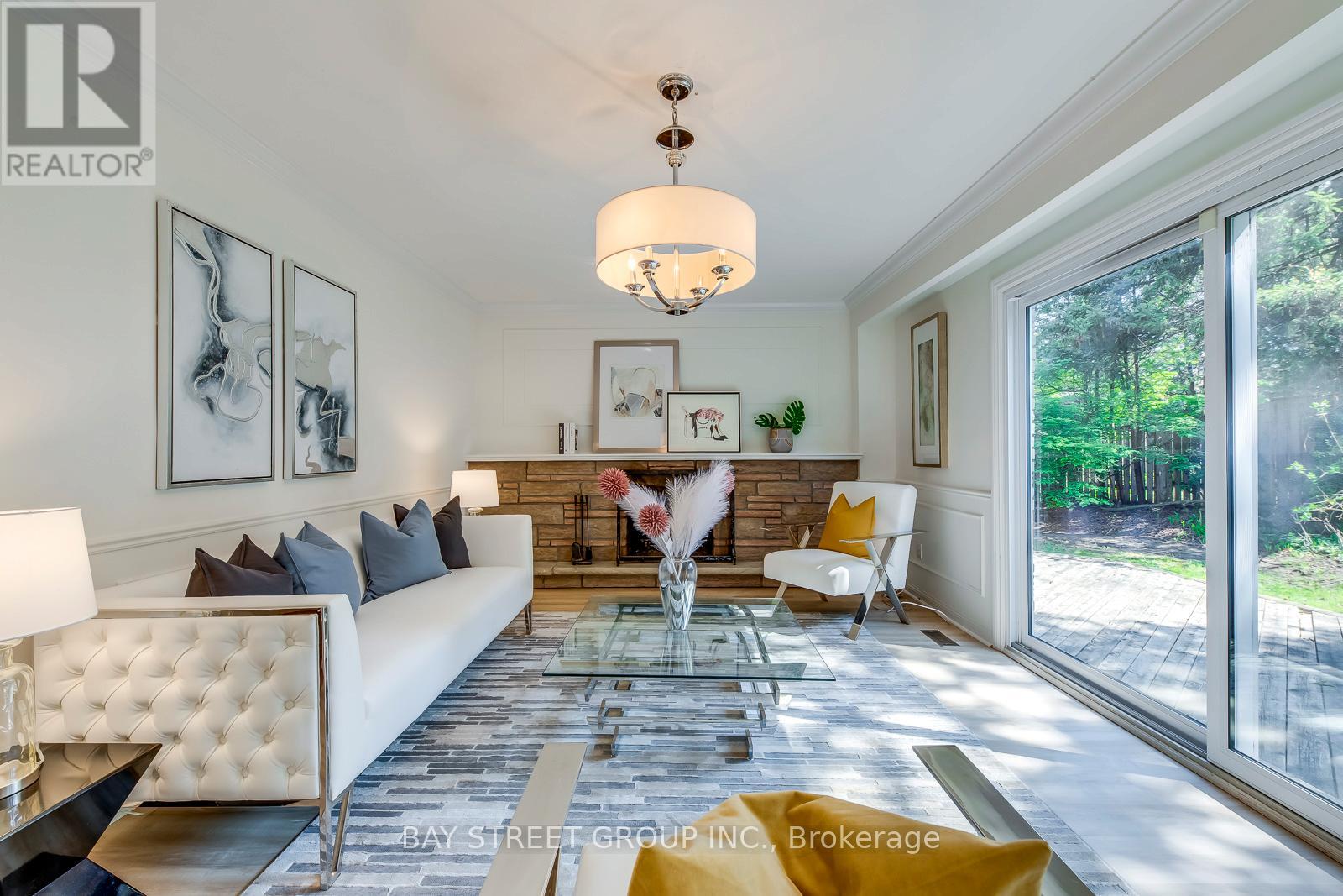 130 All Saints Crescent, Oakville, Ontario  L6J 5Y7 - Photo 12 - W12271685
