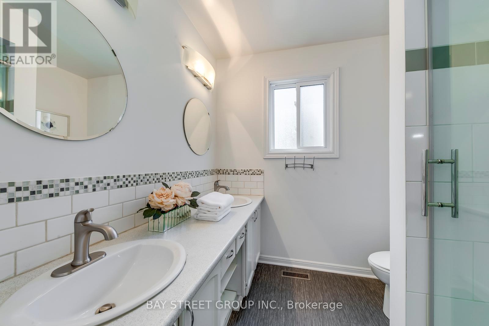 130 All Saints Crescent, Oakville, Ontario  L6J 5Y7 - Photo 36 - W12271685