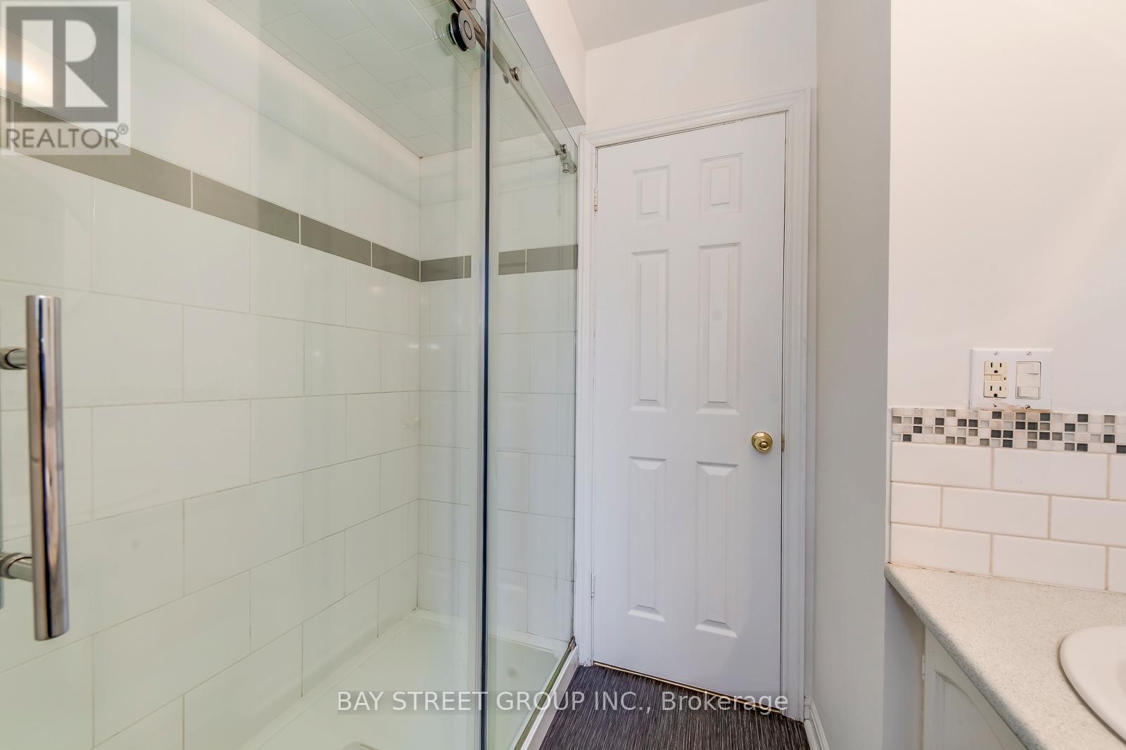 130 All Saints Crescent, Oakville, Ontario  L6J 5Y7 - Photo 37 - W12271685