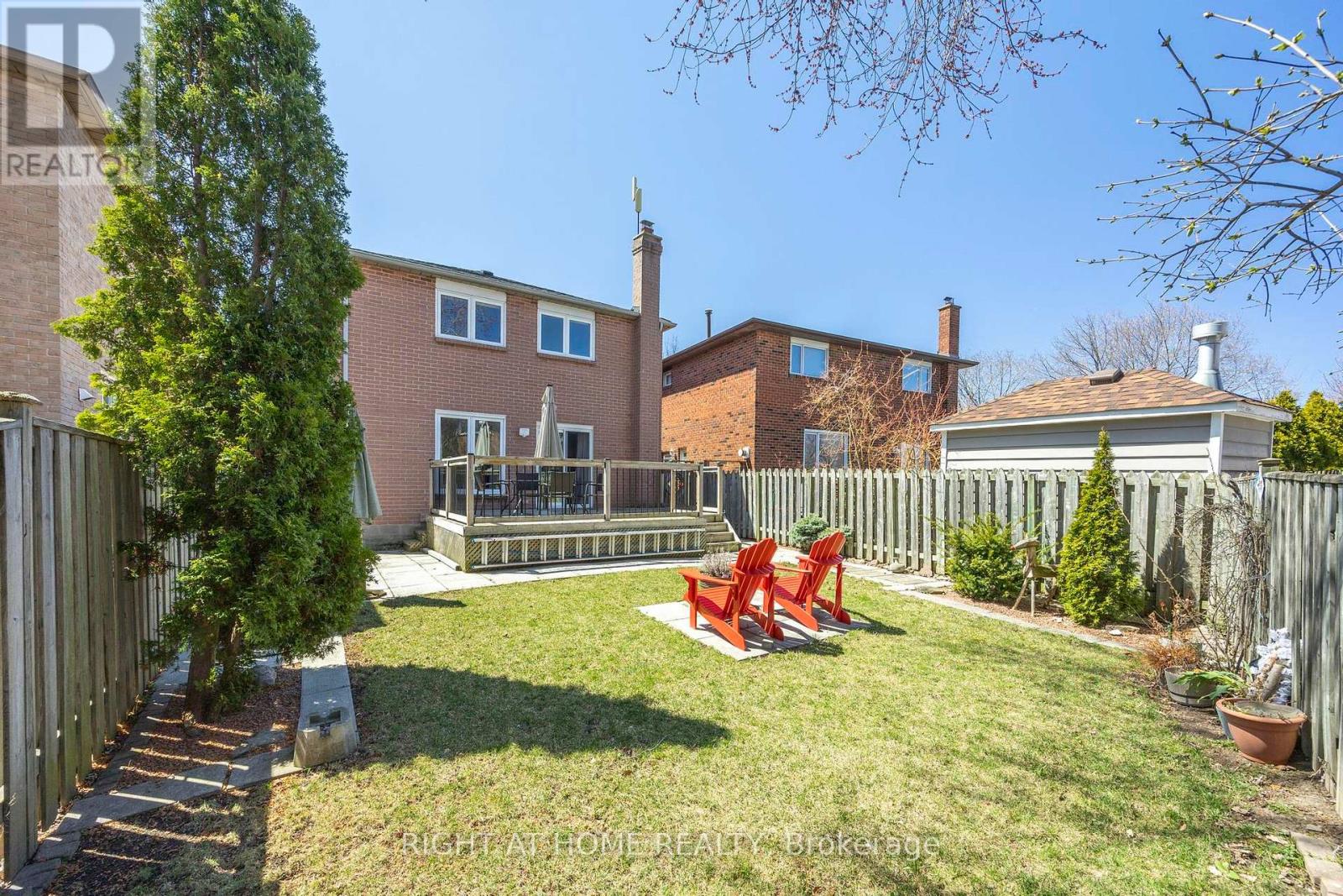 1329 Sweetbirch Court, Mississauga, Ontario  L5C 3R4 - Photo 23 - W12433597