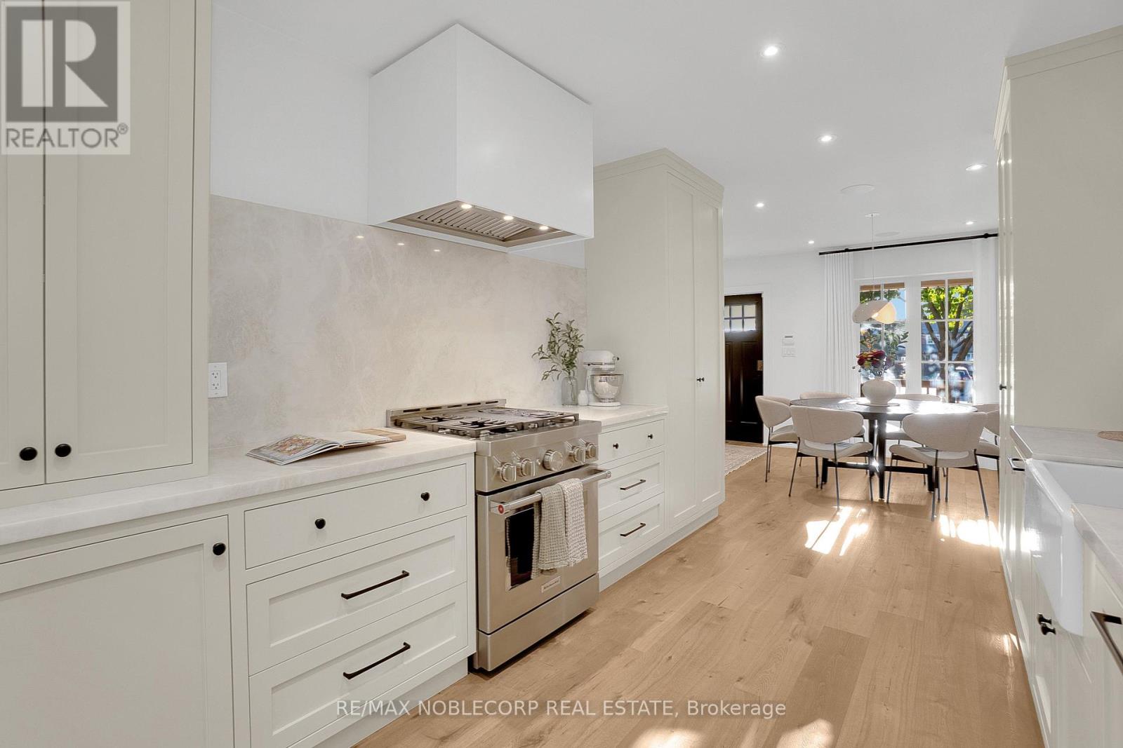 299 WINONA DRIVE, Toronto, Ontario