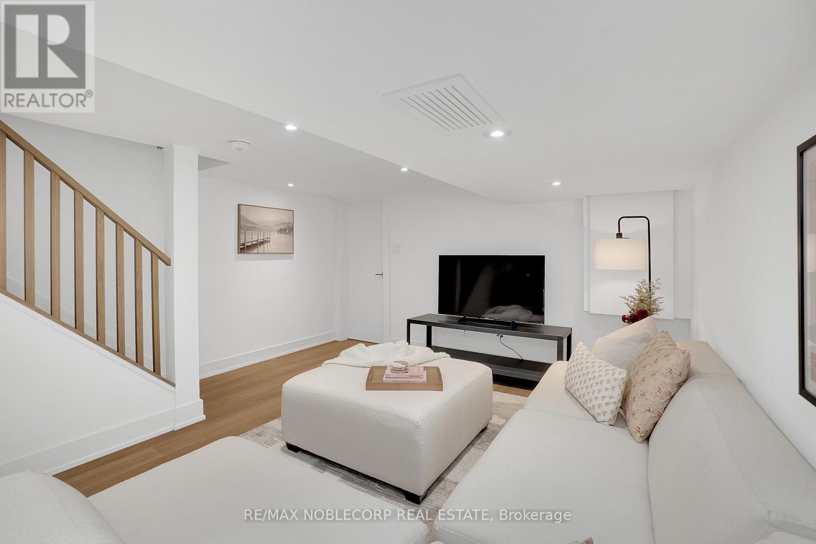 299 Winona Drive, Toronto, Ontario  M6C 3S8 - Photo 23 - C12433756