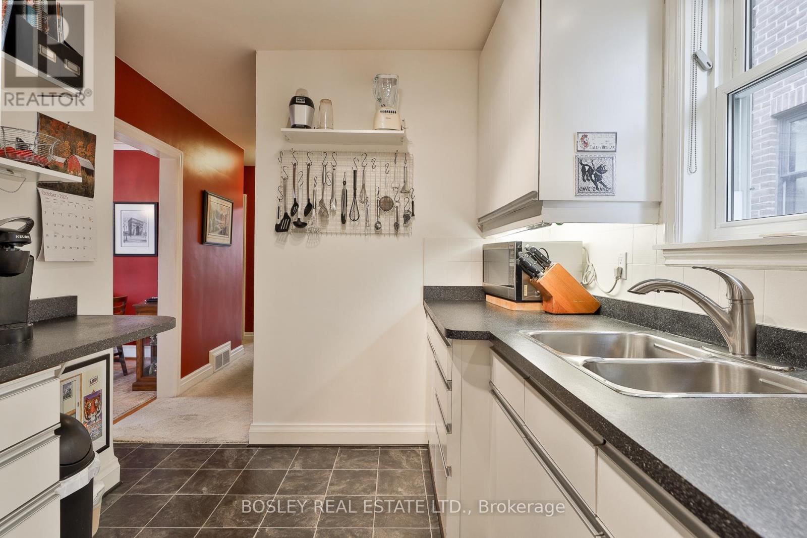 333 Sutherland Drive, Toronto, Ontario  M4G 1J7 - Photo 11 - C12433758