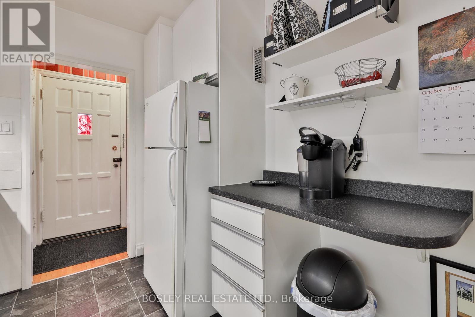 333 Sutherland Drive, Toronto, Ontario  M4G 1J7 - Photo 12 - C12433758