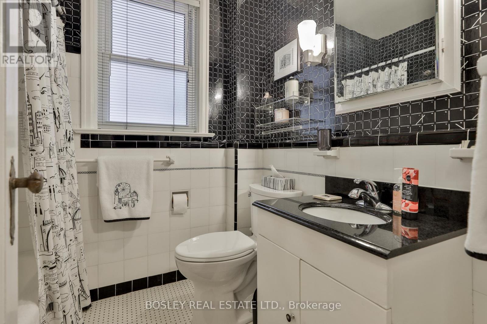 333 Sutherland Drive, Toronto, Ontario  M4G 1J7 - Photo 20 - C12433758