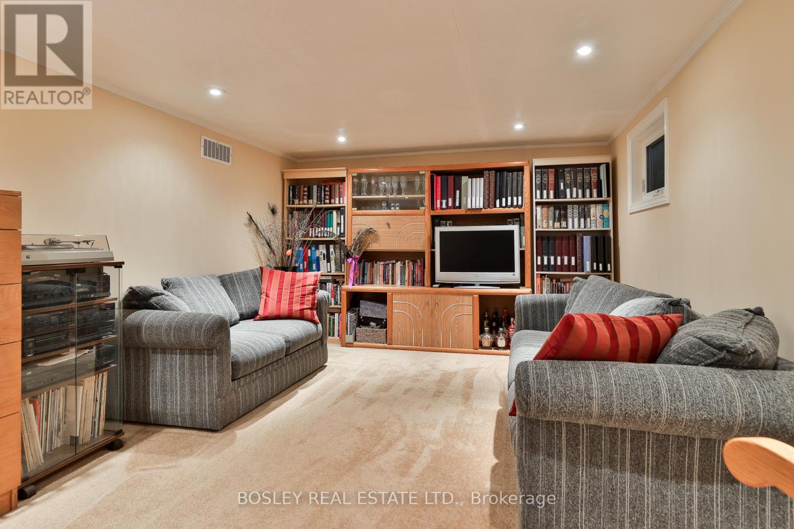 333 Sutherland Drive, Toronto, Ontario  M4G 1J7 - Photo 24 - C12433758
