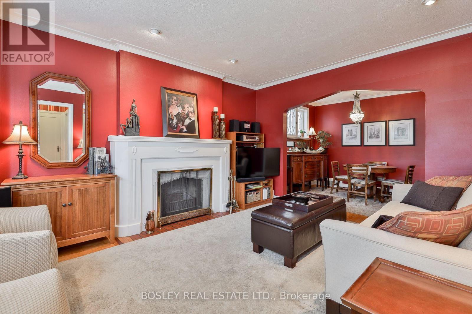 333 Sutherland Drive, Toronto, Ontario  M4G 1J7 - Photo 3 - C12433758