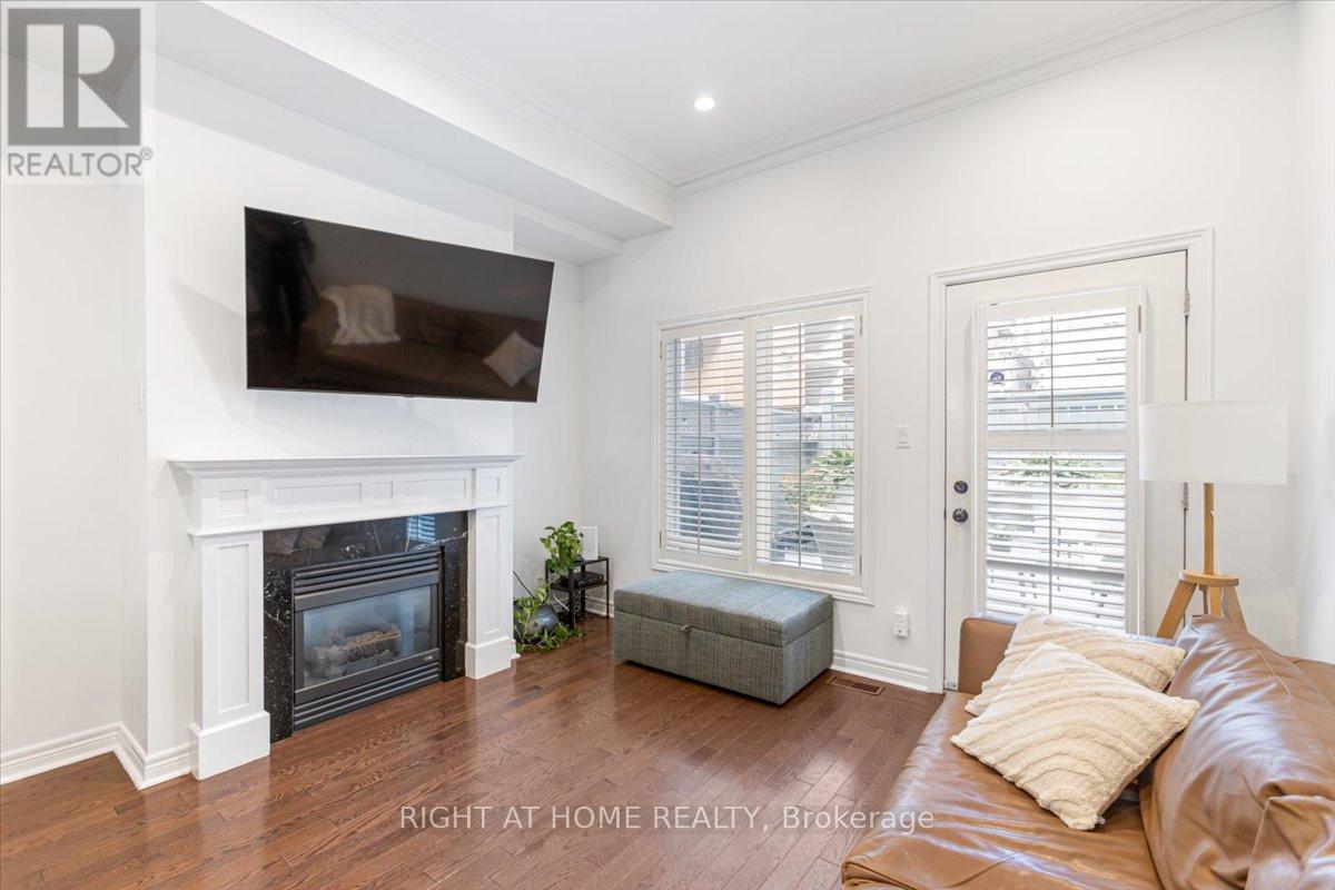 3 Joseph Salsberg Lane, Toronto, Ontario  M6J 3W8 - Photo 6 - C12433762