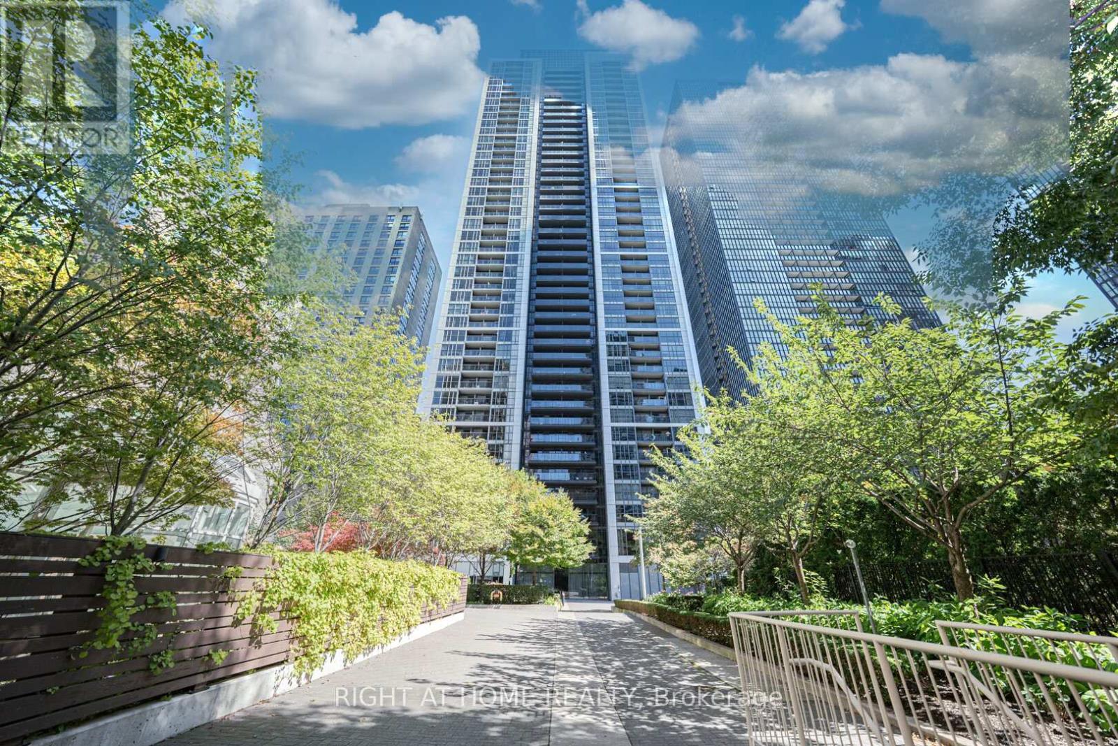 2104 - 28 Ted Rogers Way, Toronto, Ontario  M4Y 2J4 - Photo 22 - C12433763