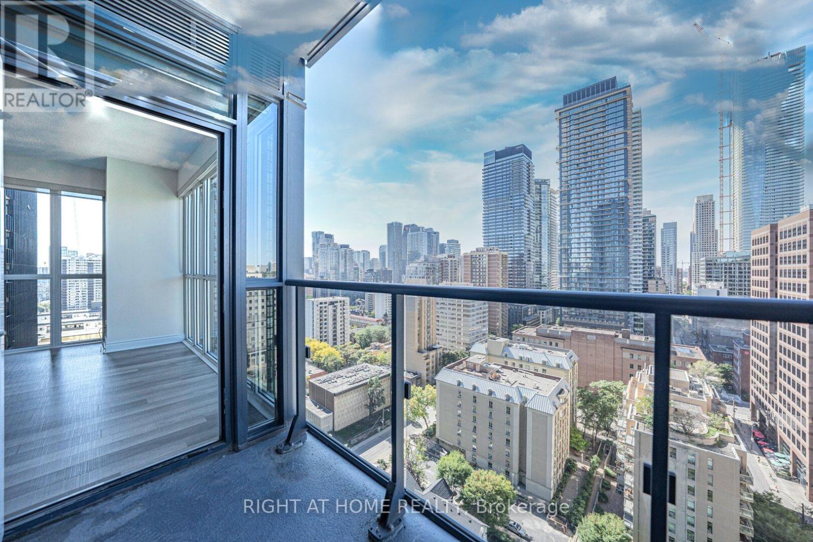 2104 - 28 Ted Rogers Way, Toronto, Ontario  M4Y 2J4 - Photo 7 - C12433763